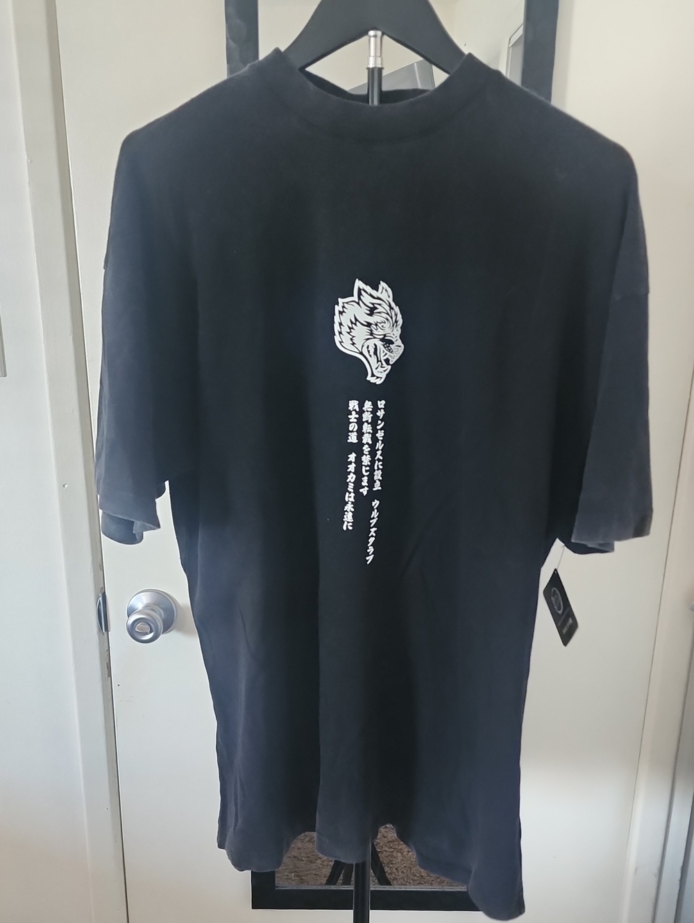 Black Graphic Wolf Tee - Men's Short Sleeve